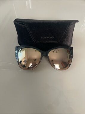 Tom Ford Anoushka Women’s Black/Brown Gradient Cat-Eye Sunglasses